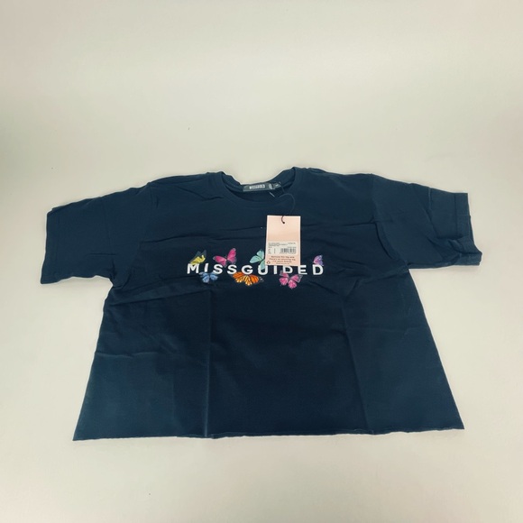 MISSGUIDED BUTTERFLY
CROPPED TEE
Black - Picture 4 of 5